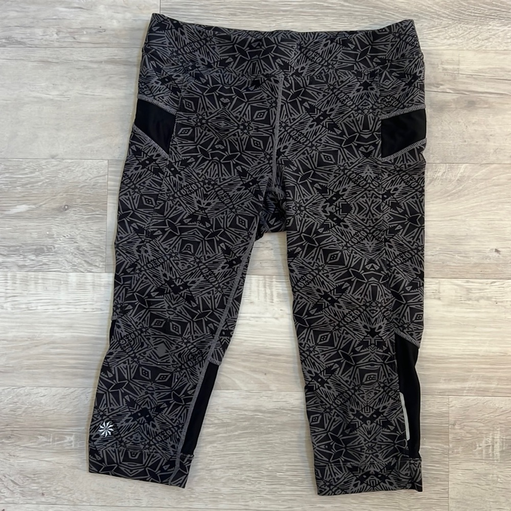 Athleta Black and Grey Cropped Leggings